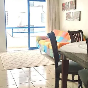 Agradavel Apto De 2 Quartos, 2 Banheiros, Sacada Com Churrasqueira, Garagem Privativa Em Balneário Camboriú